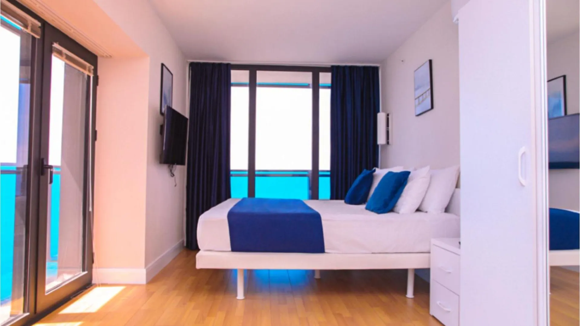 Fantastic Sea View Aparthotel In Orbi City Батуми