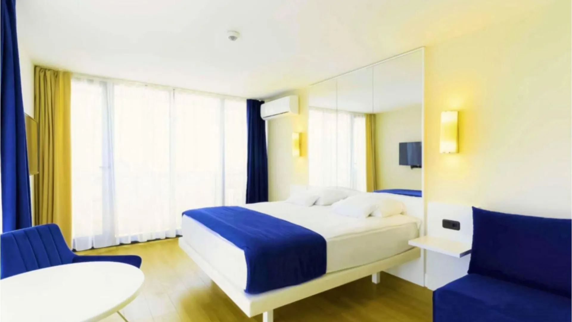 Fantastic Sea View Aparthotel In Orbi City Батуми